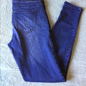 Celebrity pink Skinny jeans size 3/26